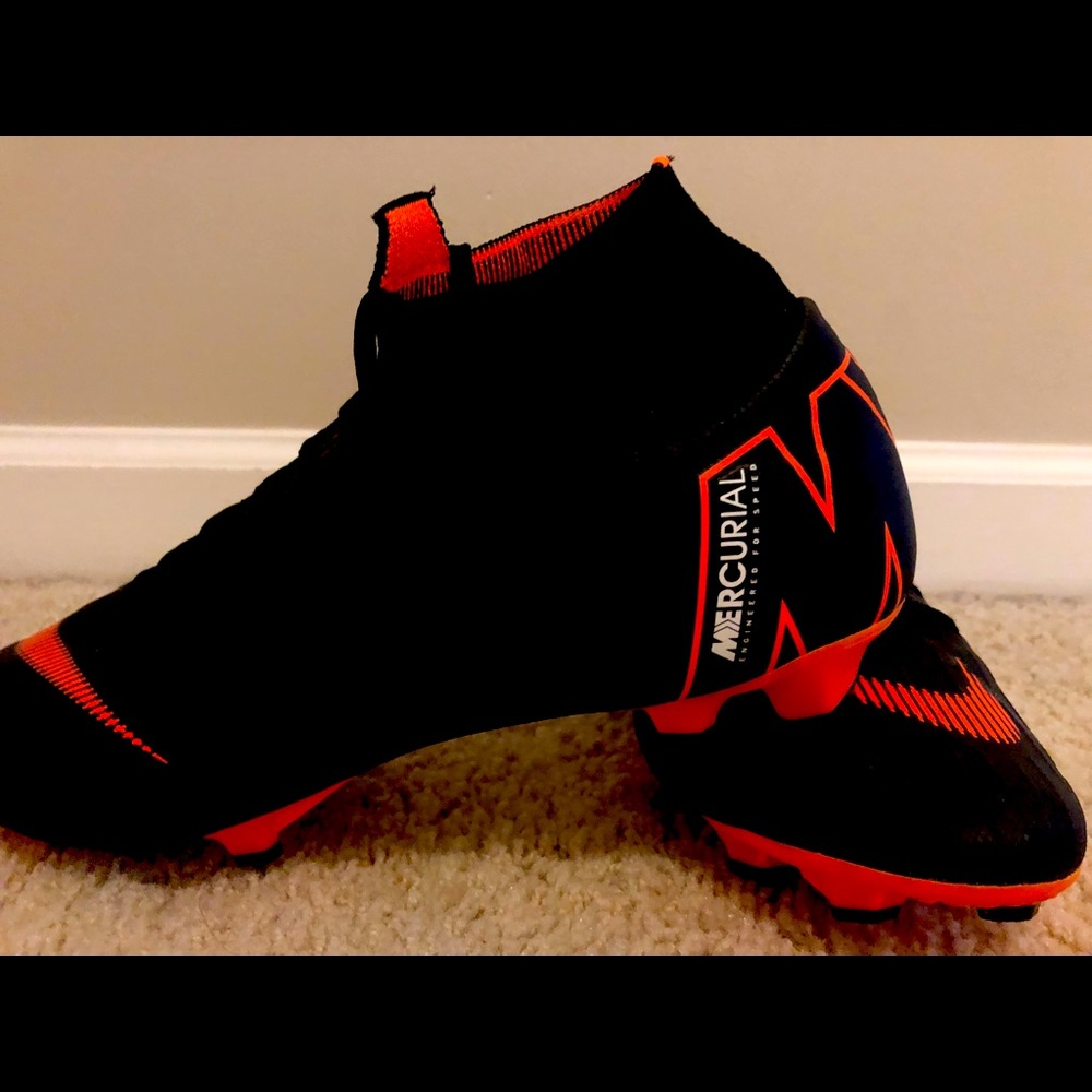 Nike men’s Superfly 6 Pro FG soccer cleats